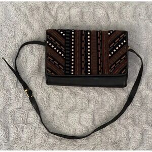 VTG Womens Black Medium Magnet Snap Boho Western Shoulder‎ Strap Crossbody Purse